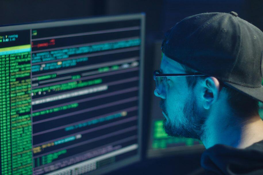 Real-time live chat monitoring for customer support and website engagement. Improve service quality with advanced chat analysis tools.